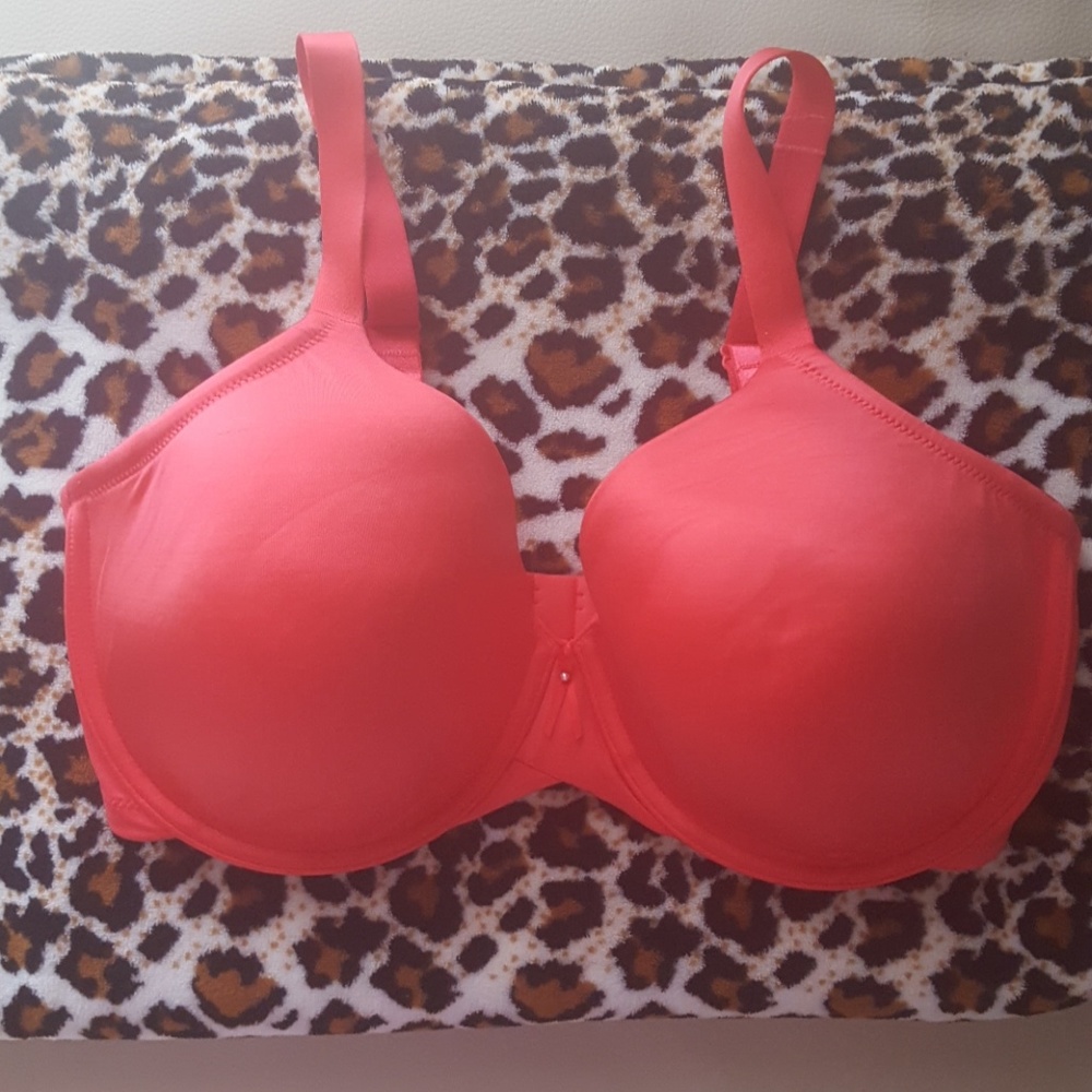 BARELY BREEZIES RED T SHIRT BRA 36DD